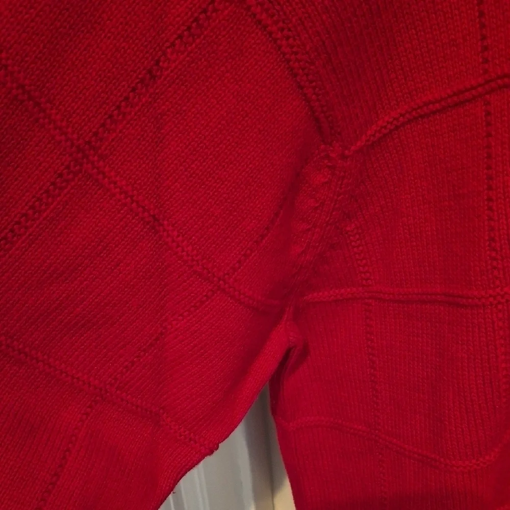 Izod Men's Red Cotton Crewneck Cable Knit Sweater